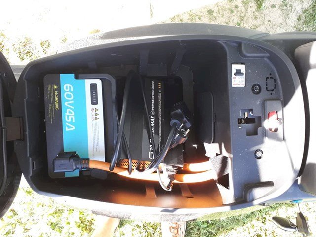 Električni scooter Super Soco Cpx praktički nov