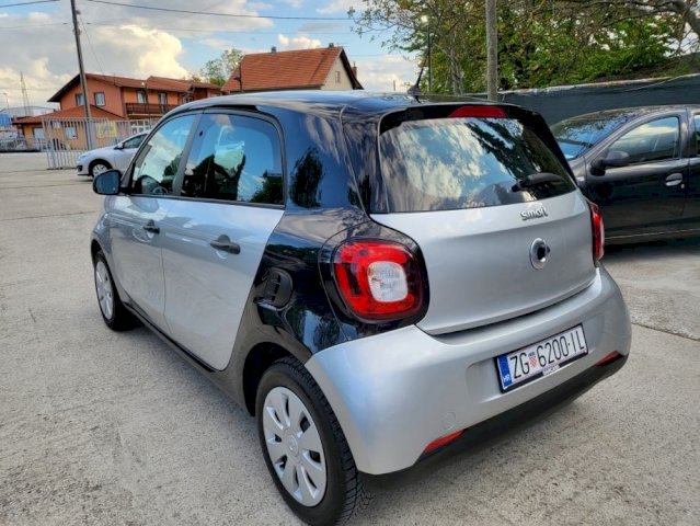 Smart forfour 1.0 Forfour ** 65000 KM IZVANREDAN