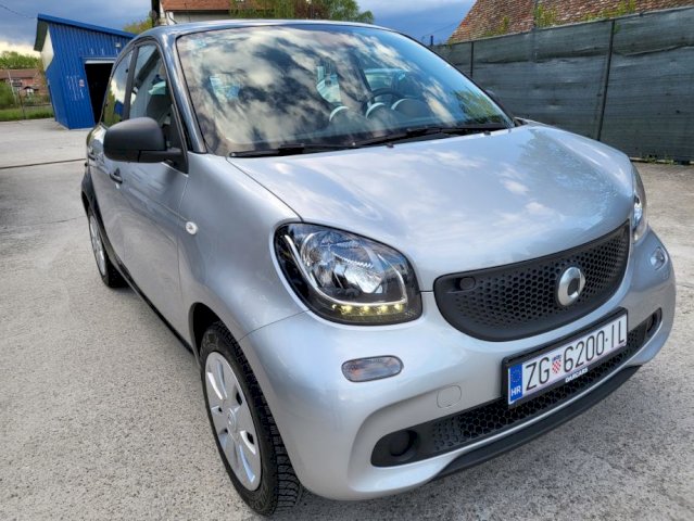 Smart forfour 1.0 Forfour ** 65000 KM IZVANREDAN