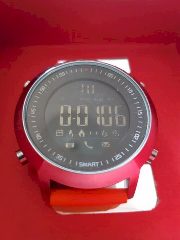 Smart watch novi za praćenje sportskih aktivnost