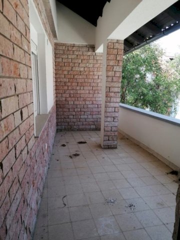 novorenovirani stan u centru Vinkovaca 130m2