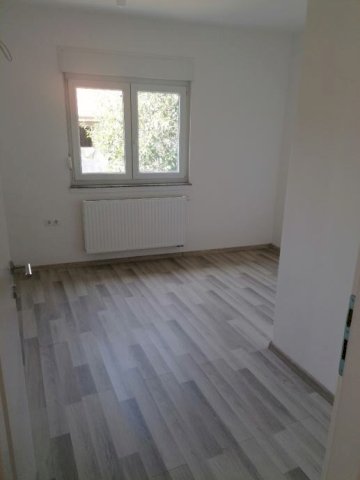 novorenovirani stan u centru Vinkovaca 130m2