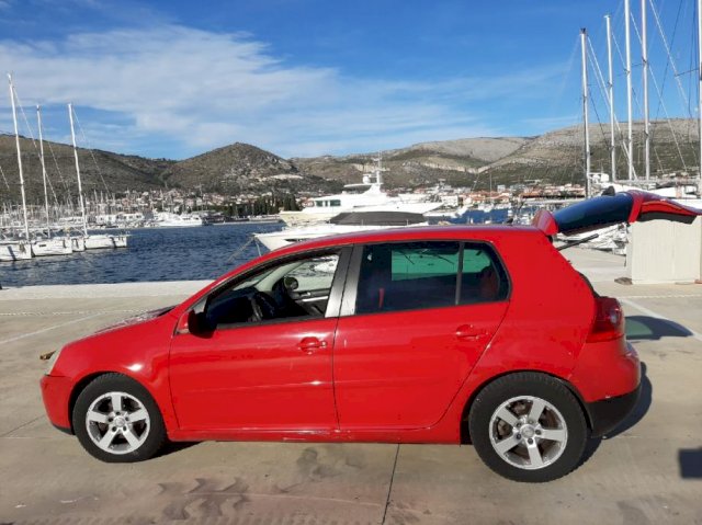 VW Golf 5 1,6 /// zamjena za kombi