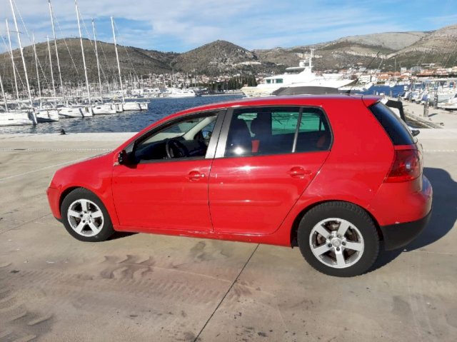 VW Golf 5 1,6 /// zamjena za kombi