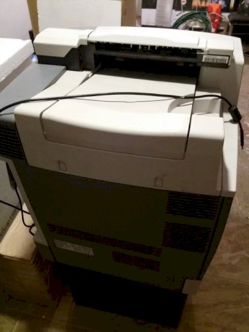 HP Color LaserJet 4700dn prodaja ili zamjena za A