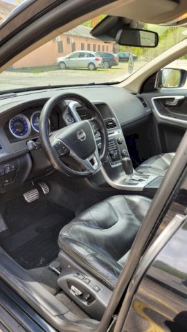 Volvo XC60 AWD D5 2.4 R Design