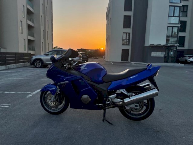 Honda CBR 1100xx Blackbird 1100 cm3, 2003 god.