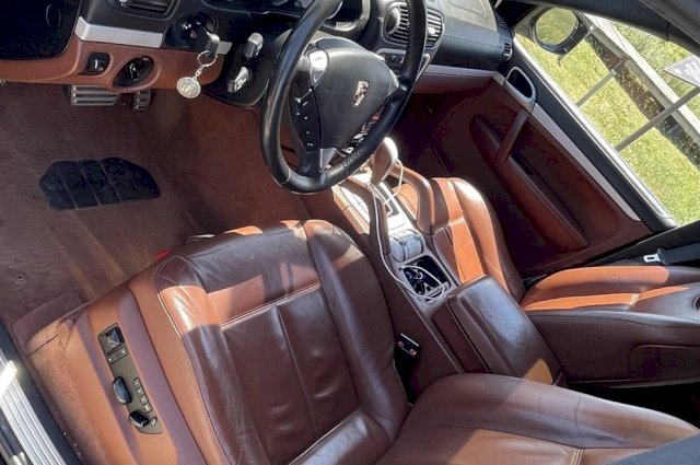 Porsche Cayenne Turbo 500ks brutalan zvuk