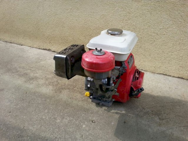 Motor Honda G150 za motokultivator F400/ F420 mo?