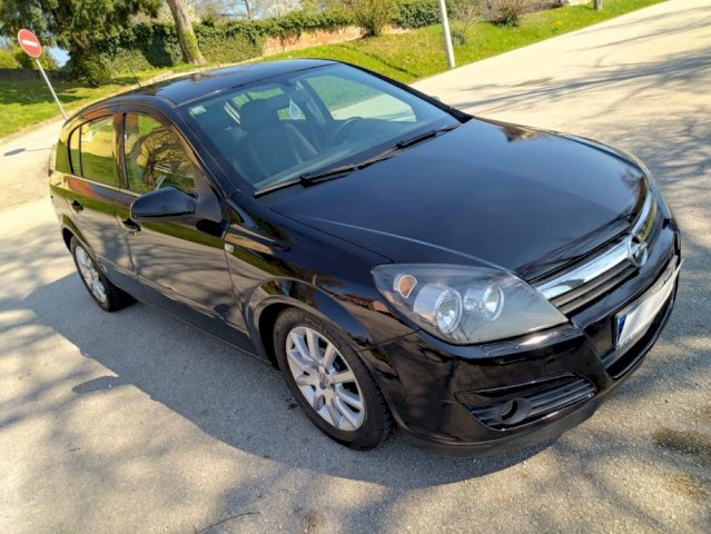 Opel Astra 1,6 Cosmo . Koža .