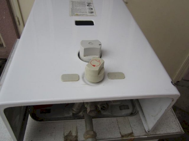 plinska peć za centralno grijanje i bojler za to