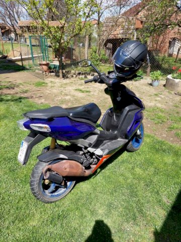 Aprilia SR 50 2005 god.