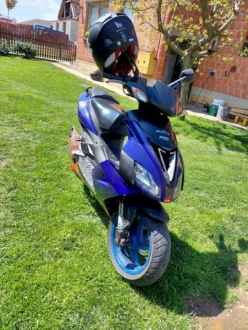Aprilia SR 50 2005 god.