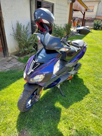 Aprilia SR 50 2005 god.