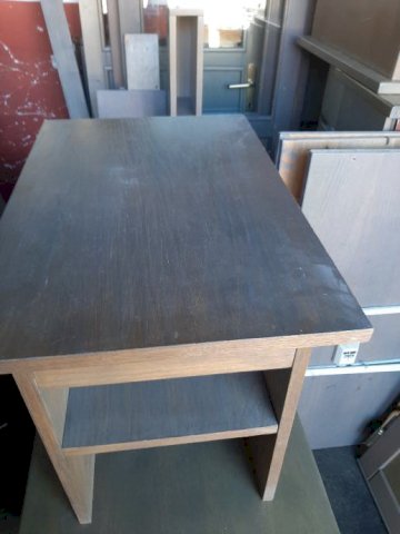 pult ili šank i stolove za ured ili hol