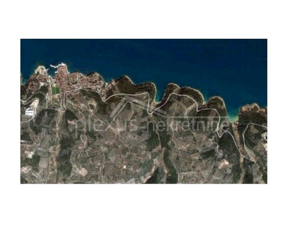 Građevinsko zemljište: Brač, Postira, 870 m2 -