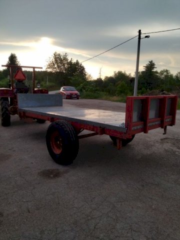 Traktorska prikolica