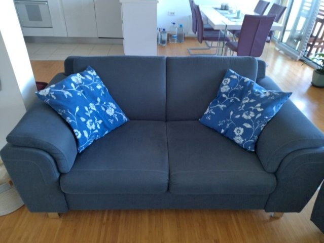 *Prilika* - Dvosjed i trosjed debelo ispod cijene