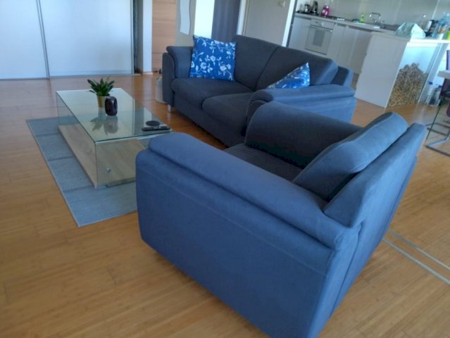 *Prilika* - Dvosjed i trosjed debelo ispod cijene