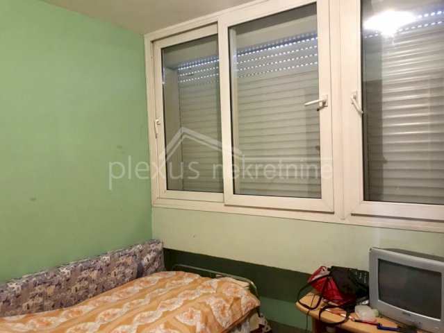 Trosoban komforan stan - ZAMJENA ZA MANJI: Split