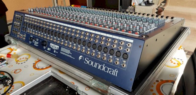 Soundcraft GB2 na 12 rata (sa hard case koferom)