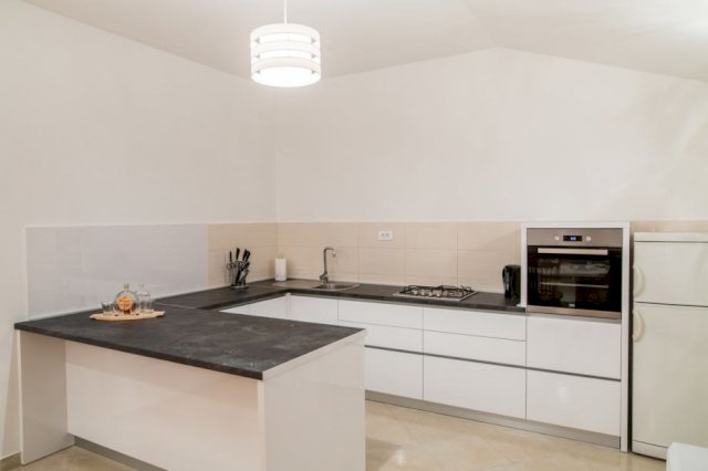 Stan: Podstrana, 100.00 m2