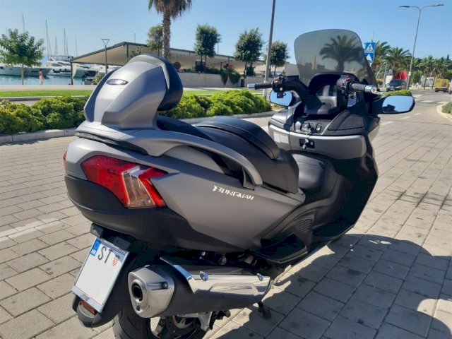 SUZUKI BURGMAN 650, 2013 god.