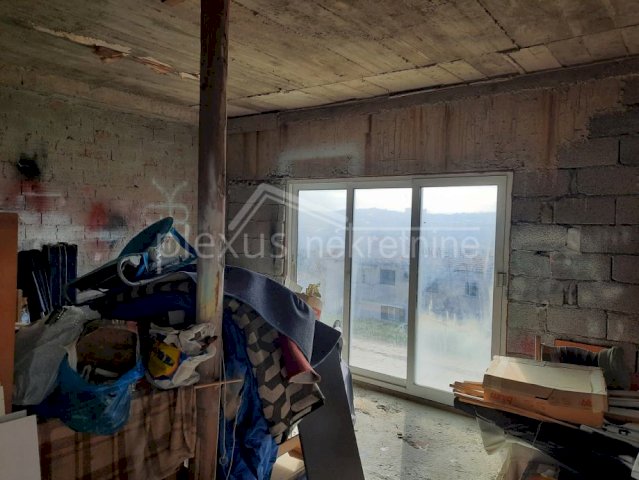 Kuća: Solin, 240 m2 - ZAMJENA