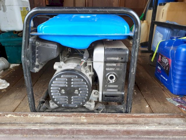 Gude benzinski agregat za struju i auto prikolica