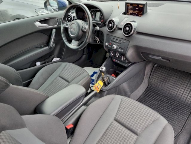 Audi A1 1,6 TDI *XENON*LED*PDC*START STOP*ALU FEL