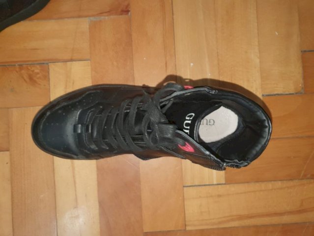 Guess patike crne 43