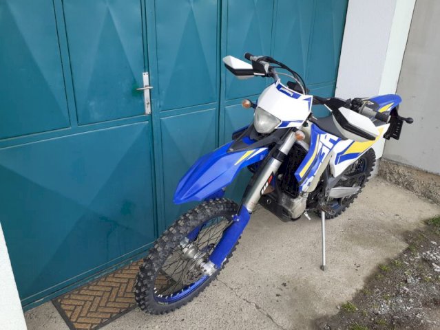 Husaberg FE 450 449 cm3, 2014 god.