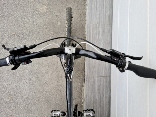 WOB DIRT top stanje - može zamjena