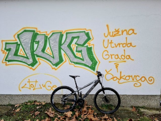 WOB DIRT top stanje - može zamjena