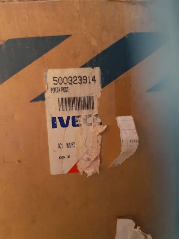 zadnja vrata od iveco kombija 2005god